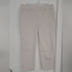 3/$20  HAGGAR  OFFWHITE/CREAM CAPRIS